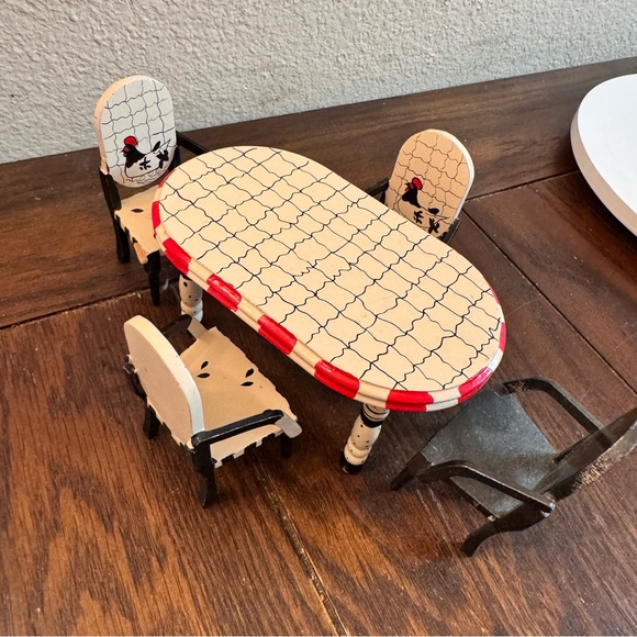 Other - Vintage dollhouse furniture chicken hand painted table and chairs